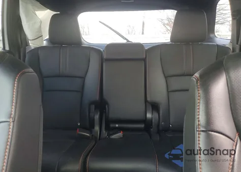 2022 Honda Passport Trail Sport z USA, uszkodzony, nr VIN 5FNYF8H69NB015131